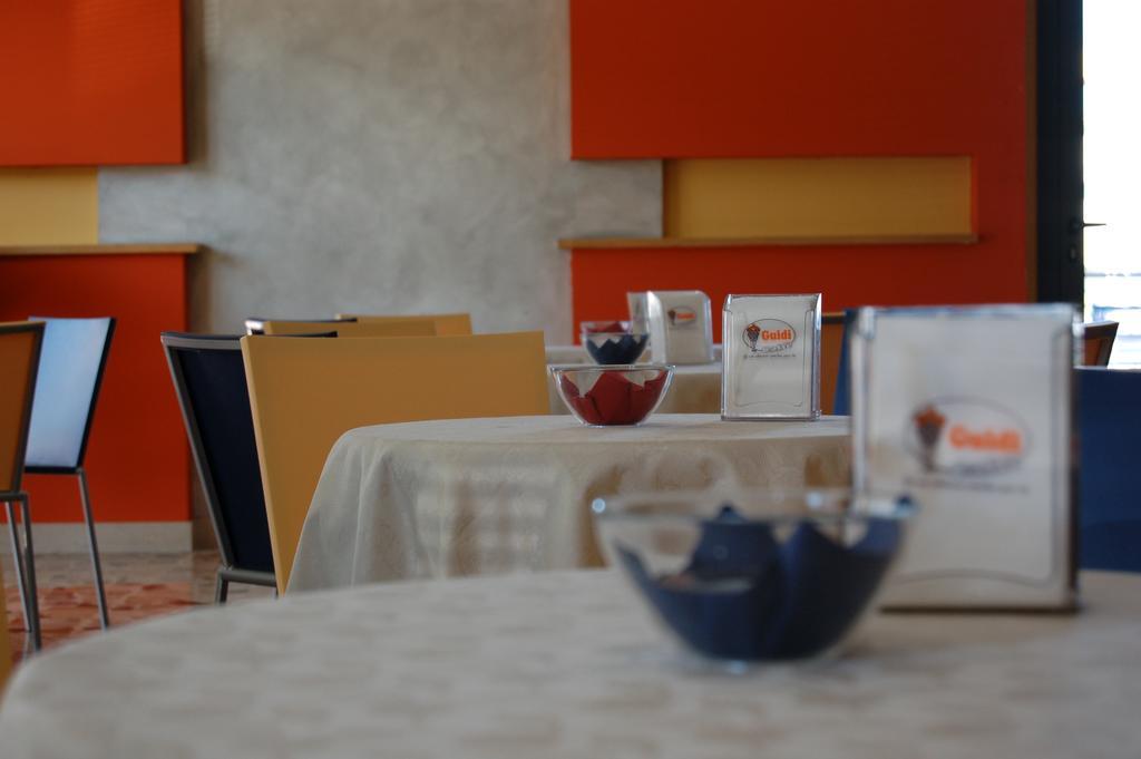 Serrungarina Hotel Flaminio Tavernelle מראה חיצוני תמונה